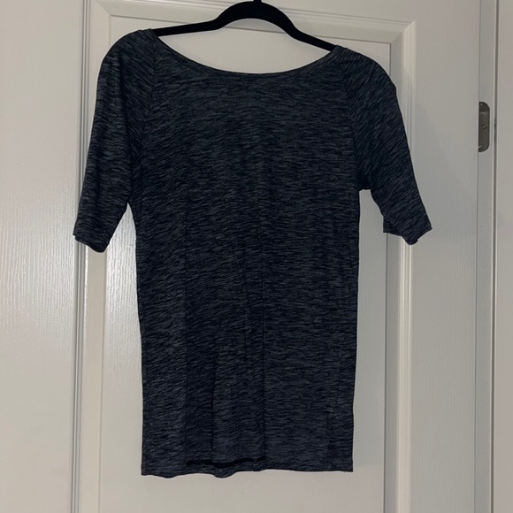 GAP Tops - Scoop back Gap tee size M